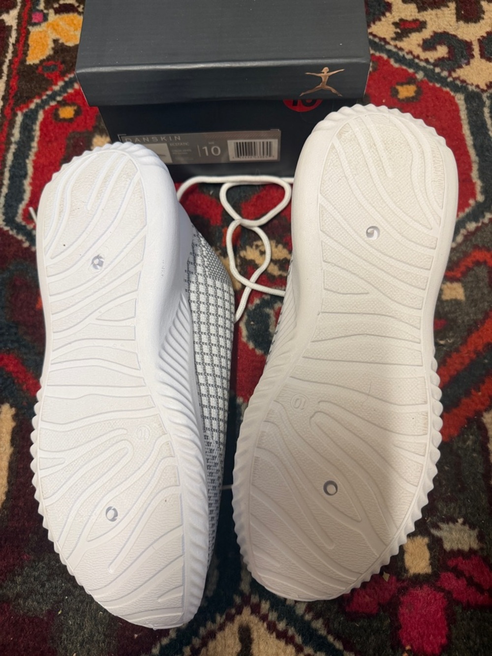 Women's Ecstatic Lace-Up Sneakers Size 10 - Picture 2 of 4